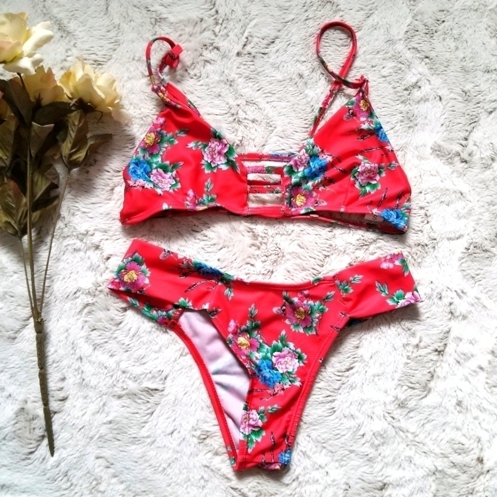 Red‎ Bikini Swimsuit Set Floral Print Size Small